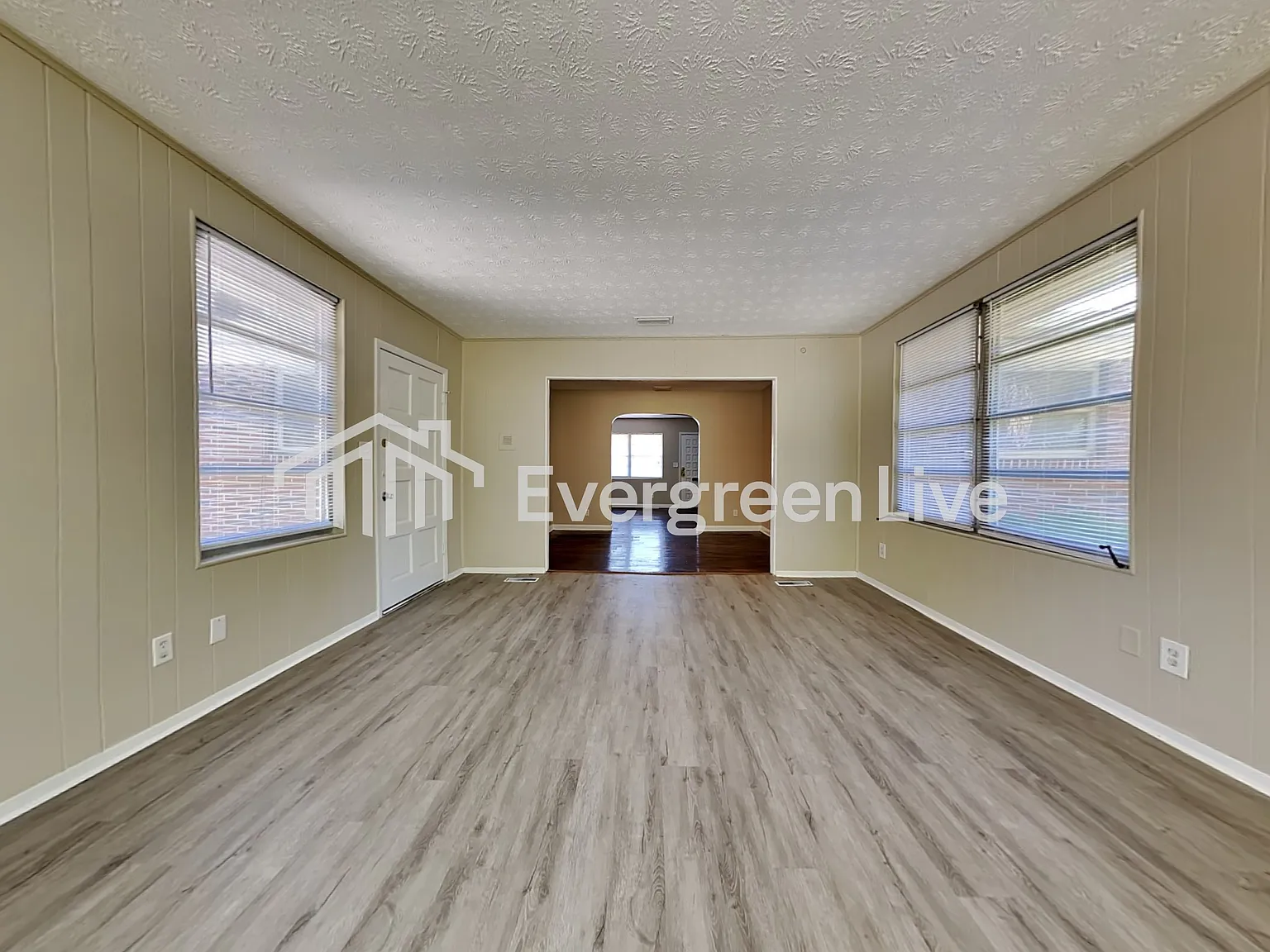 3 bed, 2.0 bath, 1896 sqft, $1,745 — Photo 3
