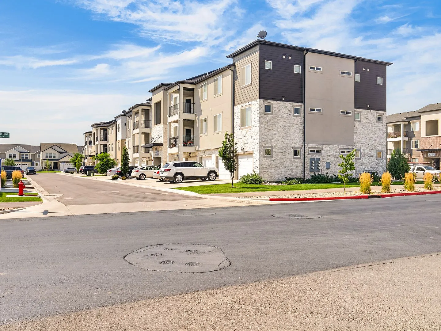 Luxury (partially furnished) condo for rent at Gardner Point Lehi! — Photo 4