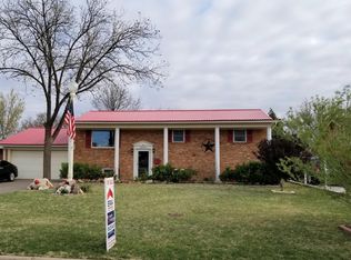 2804 W 19th St, Plainview, TX 79072