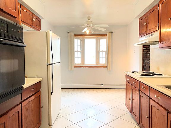 3rd image of 3 Stepney Ln