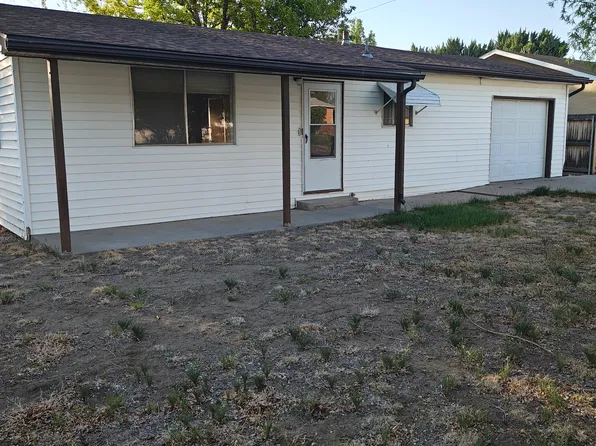 421 Holly Ave, Swink, CO 81077