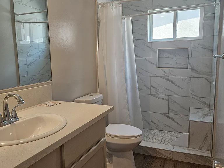 21007 Ladeene Ave #C — Photo 12