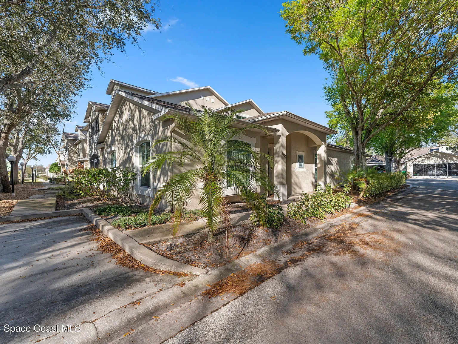 2 bed, 2.0 bath, 984 sqft, $1,900 — Photo 4