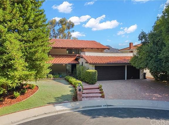 2nd image of 1646 Wicklow Ct