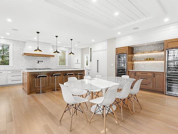 3rd image of 5 Skyview Rd