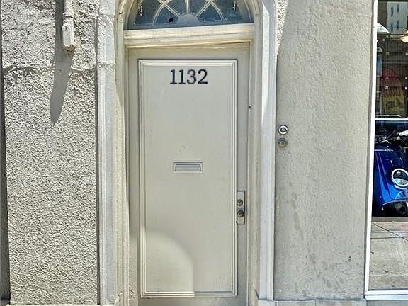 3rd image of 1132 Saint Charles Ave #B