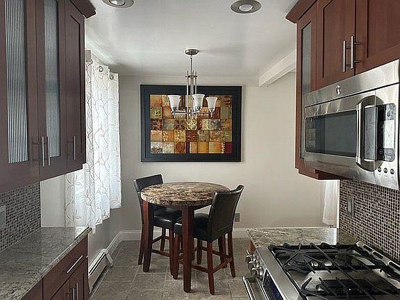 3rd image of 224-26B Kingsbury Ave
