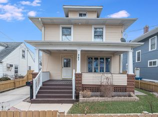 442 5th St, Aurora, IL 60505