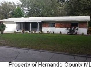 9951 109th St, Seminole, FL 33772