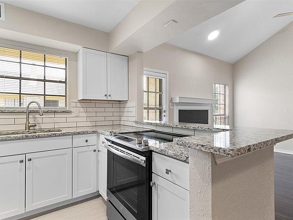 4th image of 3120 Devonshire Dr APT 226