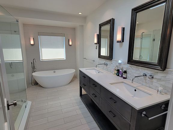 4th image of 12364 Emelita St