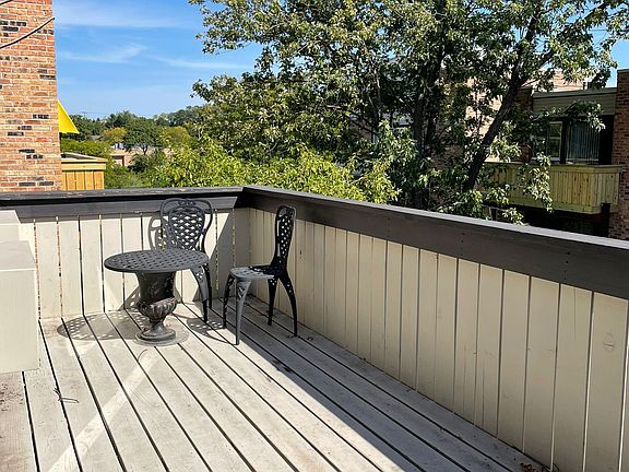 2nd image of 1810 Hemlock Pl APT 303
