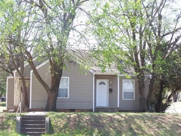 925 W Chickasha Ave, Chickasha, OK 73018