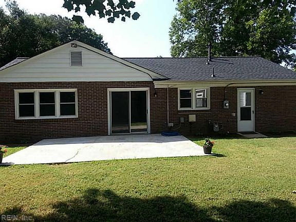 3rd image of 295 Malden Ln