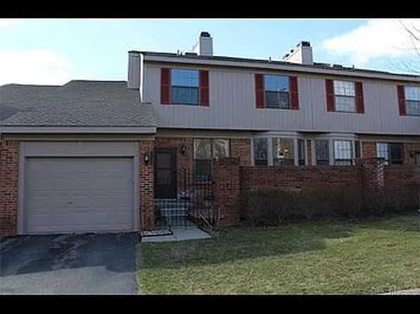 7342 Meadowridge Dr, West Bloomfield, MI 48322