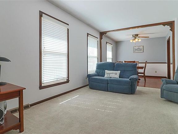 4th image of 11812 E 57th St