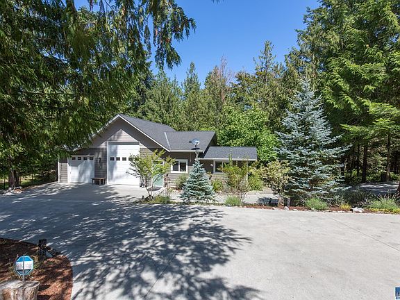 3rd image of 144 Cougar Crest Rd