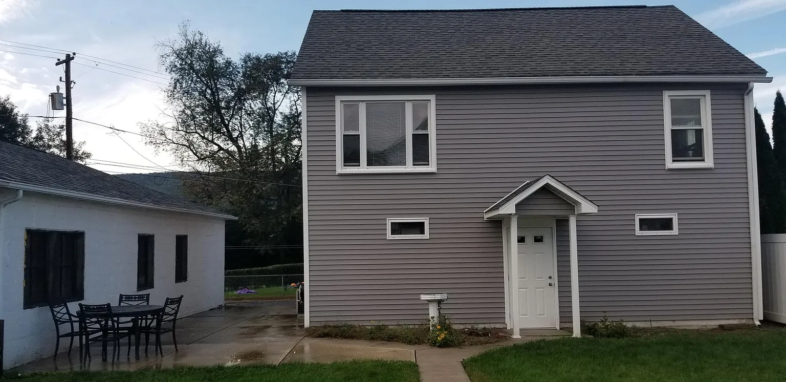 320 Damon St photo 1