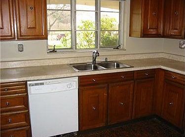 4th image of 114 Melrose Ct