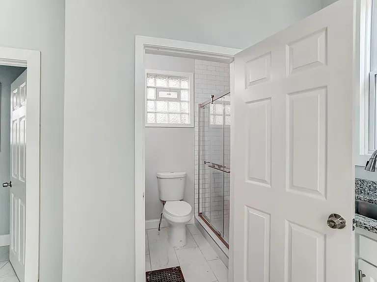 2036 Garrard St — Photo 17