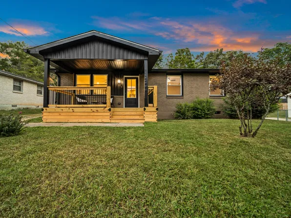 132 Schrader Heights Dr, Dickson, TN 37055