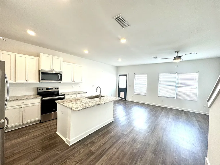 5889 Tyndall Pl — Photo 6