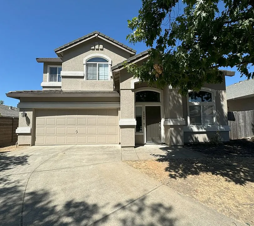 4904 Brittany Ct
