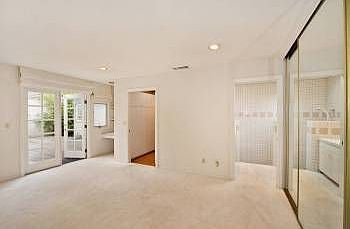 4th image of 4076 Bernice Dr
