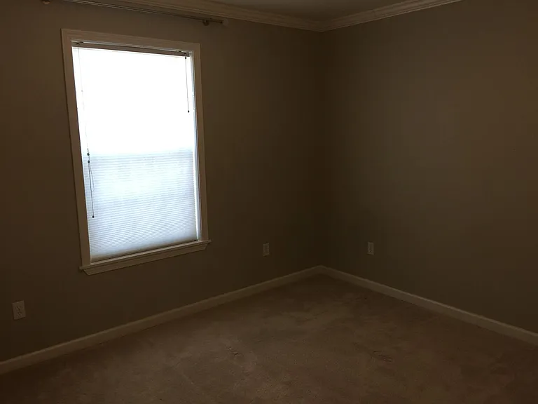 215 SW Sanna Ct — Photo 12