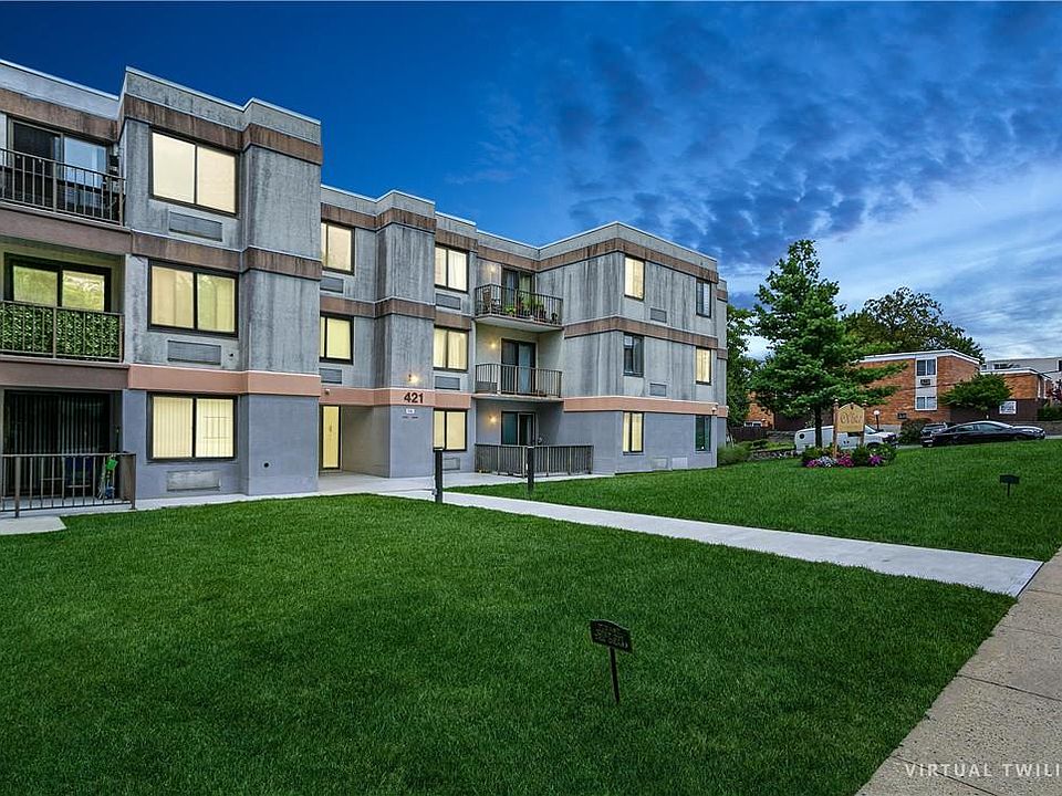 1st image of 421 N Broadway #10