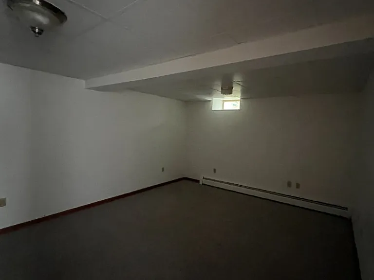 301 E Elm St #BASEMENT — Photo 5