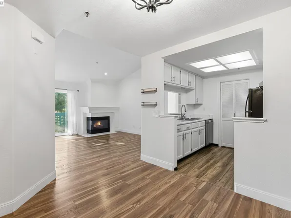 316 Dursey Dr, Pinole, CA 94564