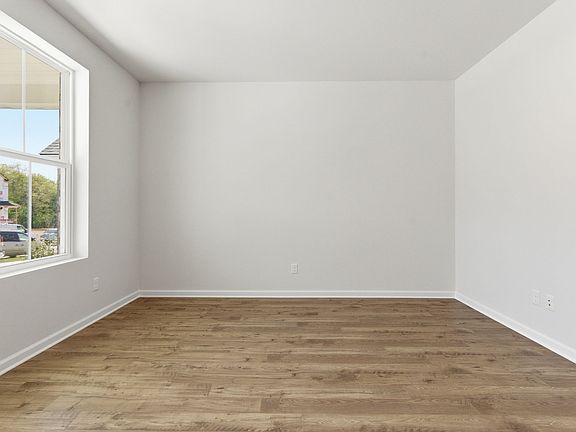 5th image of 1310 Godwin Rd