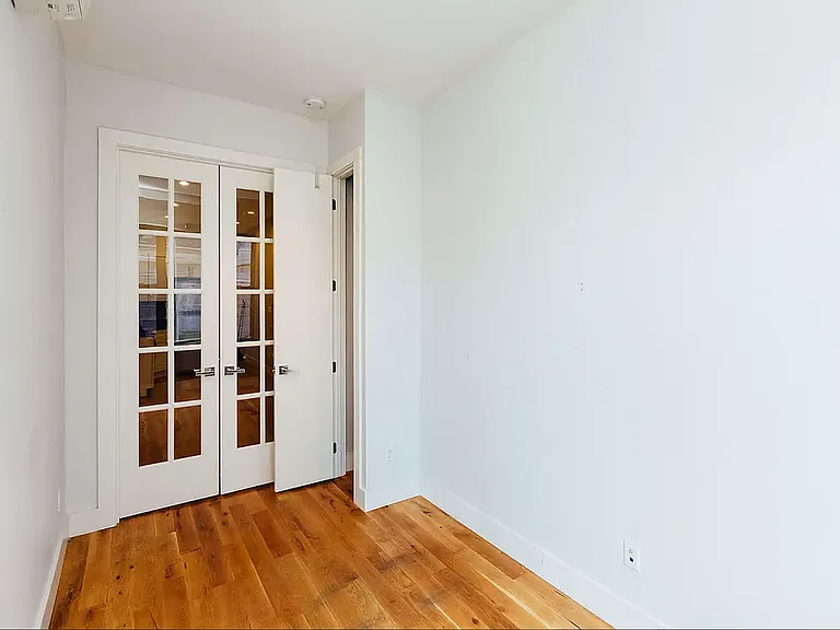 184 Suydam St #2R — Photo 5