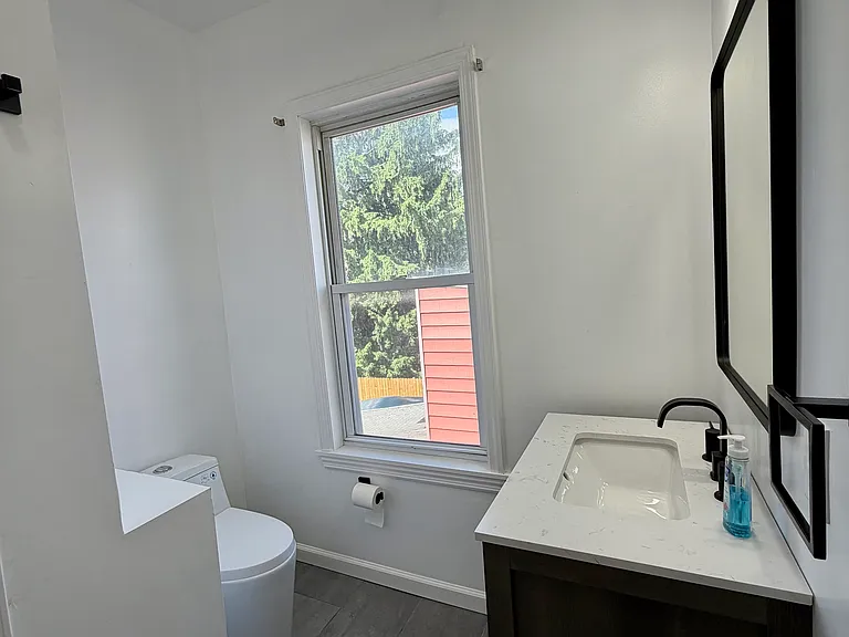 191 Hudson St #2 — Photo 12