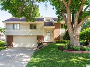 13418 Valley St, Omaha, NE 68144