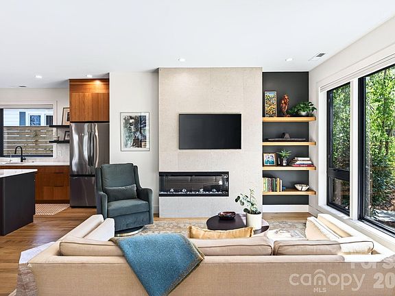 3rd image of 39 Boyd Ave