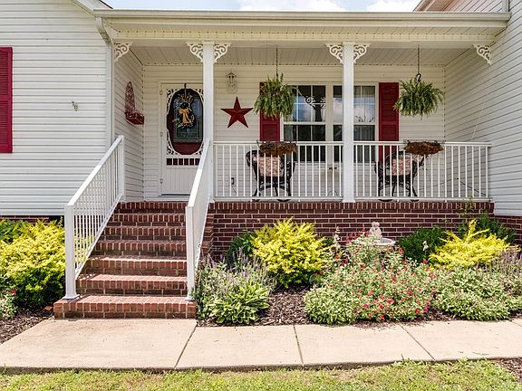 5th image of 415 Brookside Dr