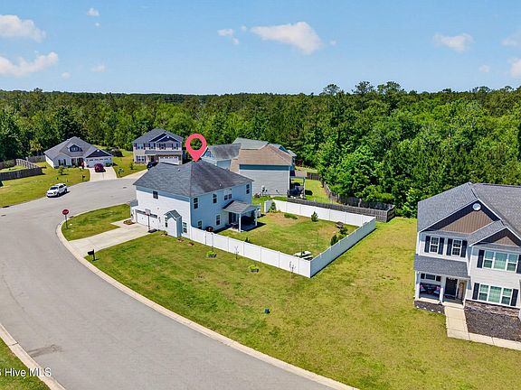2nd image of 401 Worsley Way