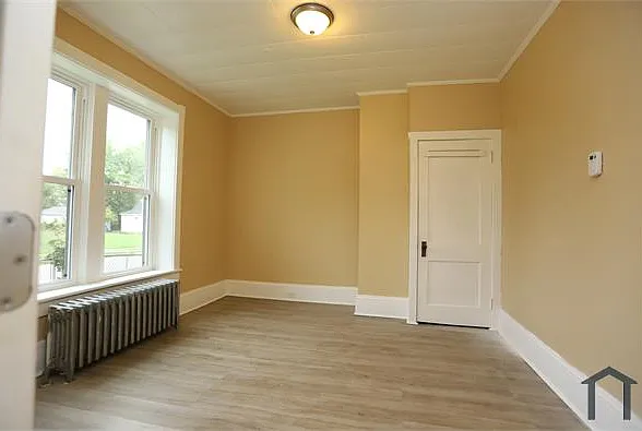 2 bed, $1,100 — Photo 2