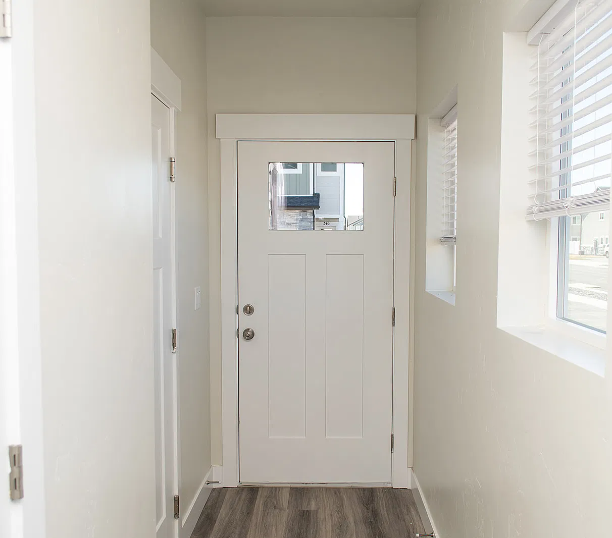 3 bed, 2.5 bath, 1558 sqft, $1,850 — Photo 2
