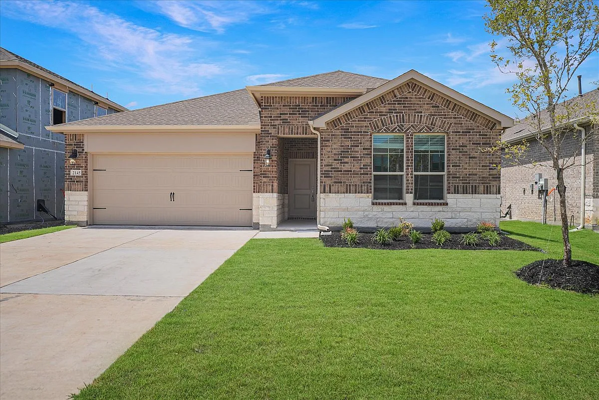 4 bed, 2052 sqft, $2,195 — Photo 1