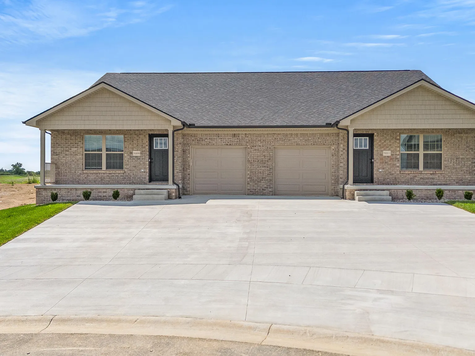 3 bed, 2.0 bath, 1250 sqft, $1,700 — Photo 2