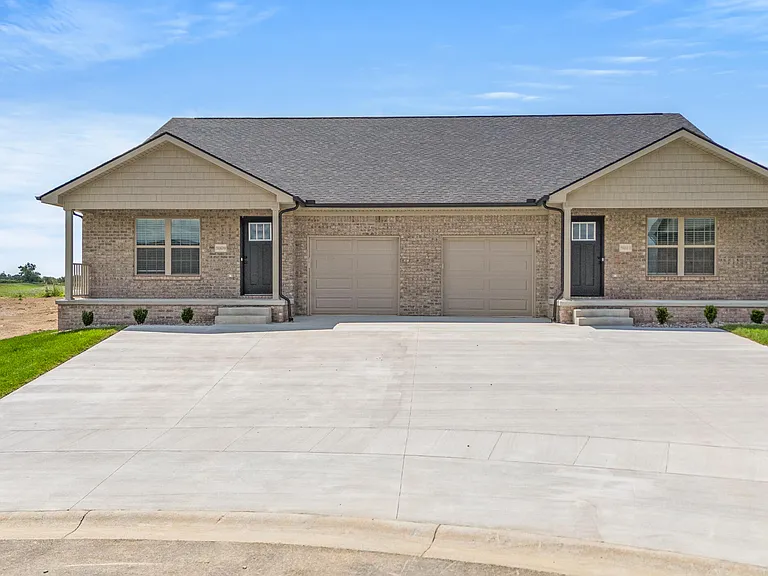 5009 Melana Way — Photo 2