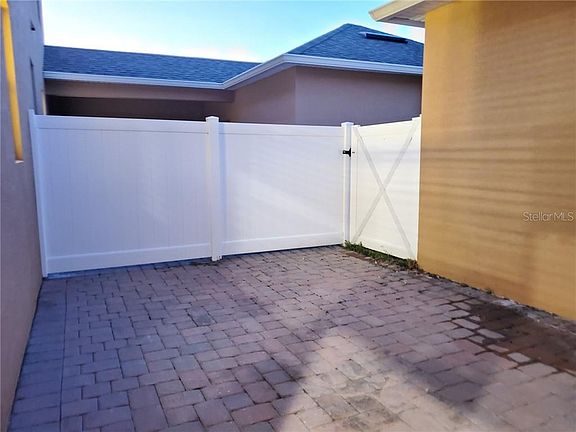 4th image of 14843 Evergreen Oak Loop