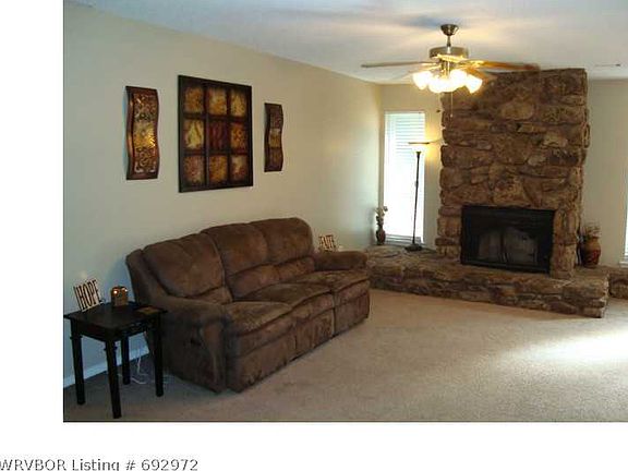 2nd image of 1704 N Hills Dr