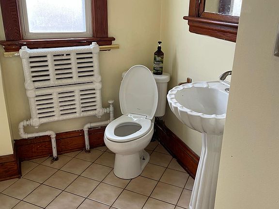 3rd image of 22 Morris St Unit 1
