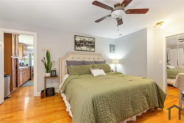 38 Priesing St