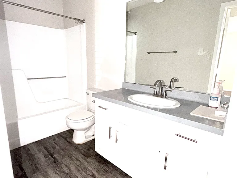 911 Creekside Dr #911 — Photo 14