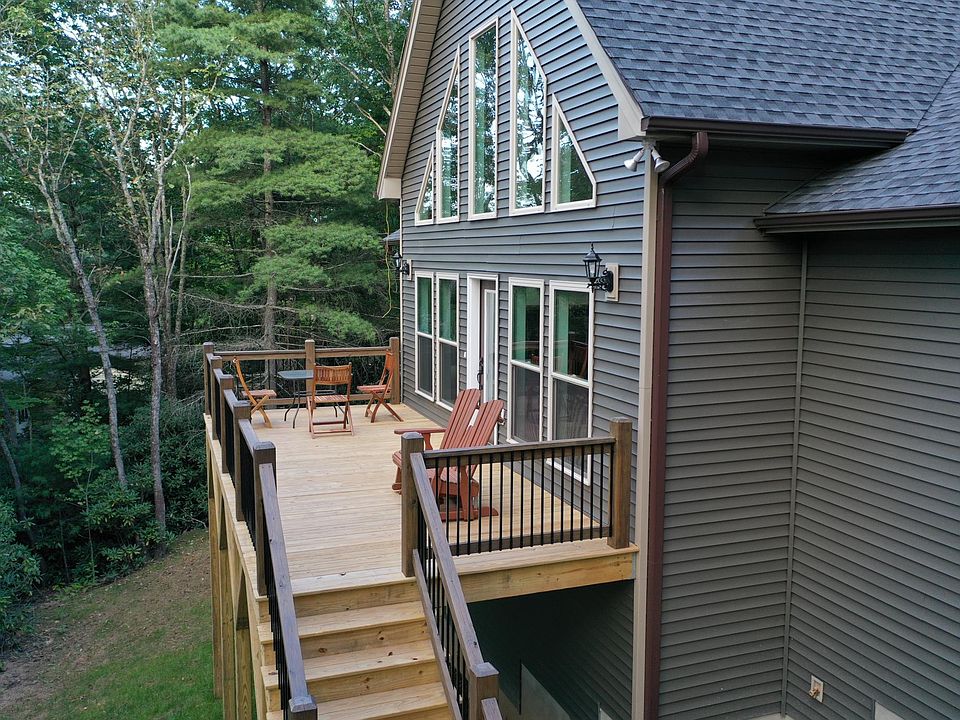 1st image of 9 Caroline Dr